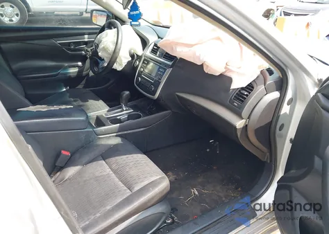 2016 Nissan Altima 2.5/2.5 S/2.5 Sl/2.5 Sr/2.5 Sv из США, поврежденный, VIN 1N4AL3AP1GC258499